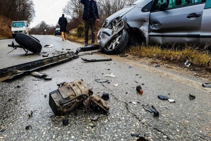 Dy të lënduar nga një aksident mes dy veturave në Deçan Dy të lënduar nga një aksident mes dy veturave në Deçan