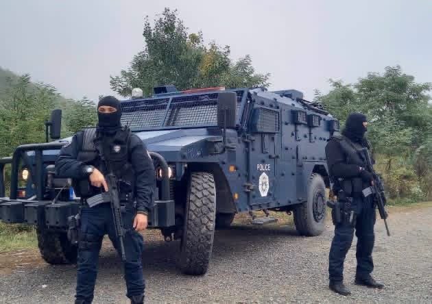 Arrestohen në Zubin Potok dy serbë të dyshuar për krime lufte kundër civilëve shqiptarë Arrestohen në Zubin Potok dy serbë të dyshuar për krime lufte kundër civilëve shqiptarë