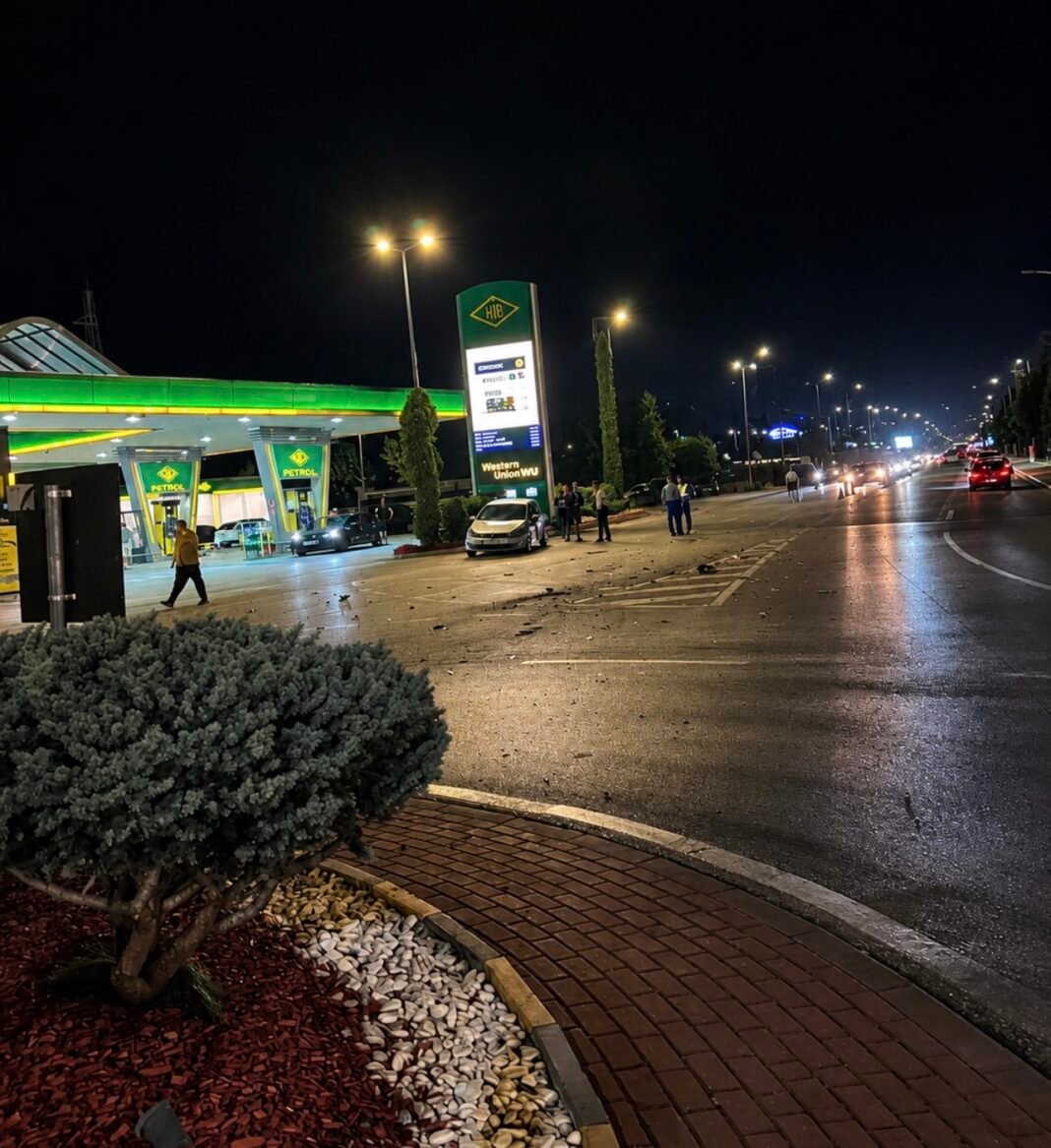 4 persona të lënduar pasi vetura humbi kontrollin në rrethrrotullim në Pejë 4 persona të lënduar pasi vetura humbi kontrollin në rrethrrotullim në Pejë