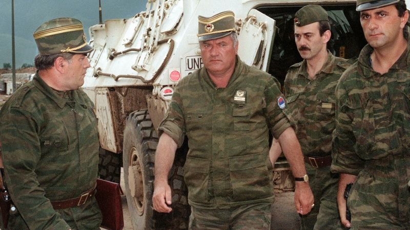 Tentoi të fshihej pas derës, historia e kapjes së Ratko Mladiqit Tentoi të fshihej pas derës, historia e kapjes së Ratko Mladiqit