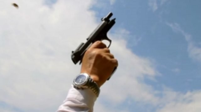 Të shtëna me armë në Junik: 42-vjeçari pranon se qëlloi pa arsye, Policia i sekuestron TT-në dhe 52 fishekë Të shtëna me armë në Junik: 42-vjeçari pranon se qëlloi pa arsye, Policia i sekuestron TT-në dhe 52 fishekë